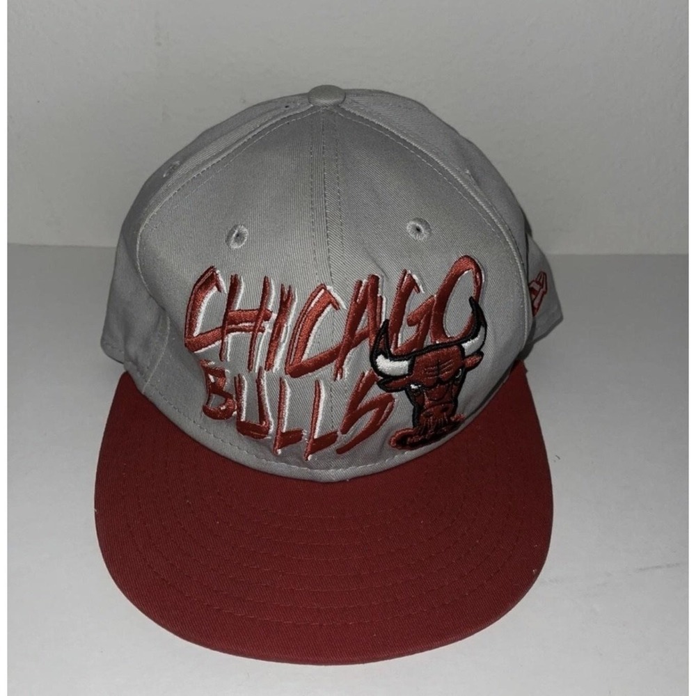Chicago Bulls Hat Cap Snap Back Mens One Size Gray NBA Basketball New Era 9FIFTY